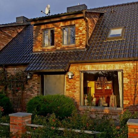 Ferienwohnung In Peetzig Am See アンガーミュンデ エクステリア 写真