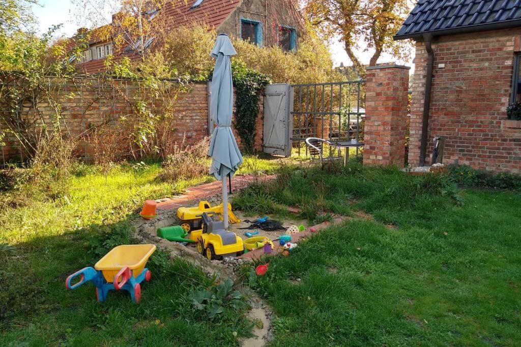 Ferienwohnung In Peetzig Am See アンガーミュンデ エクステリア 写真