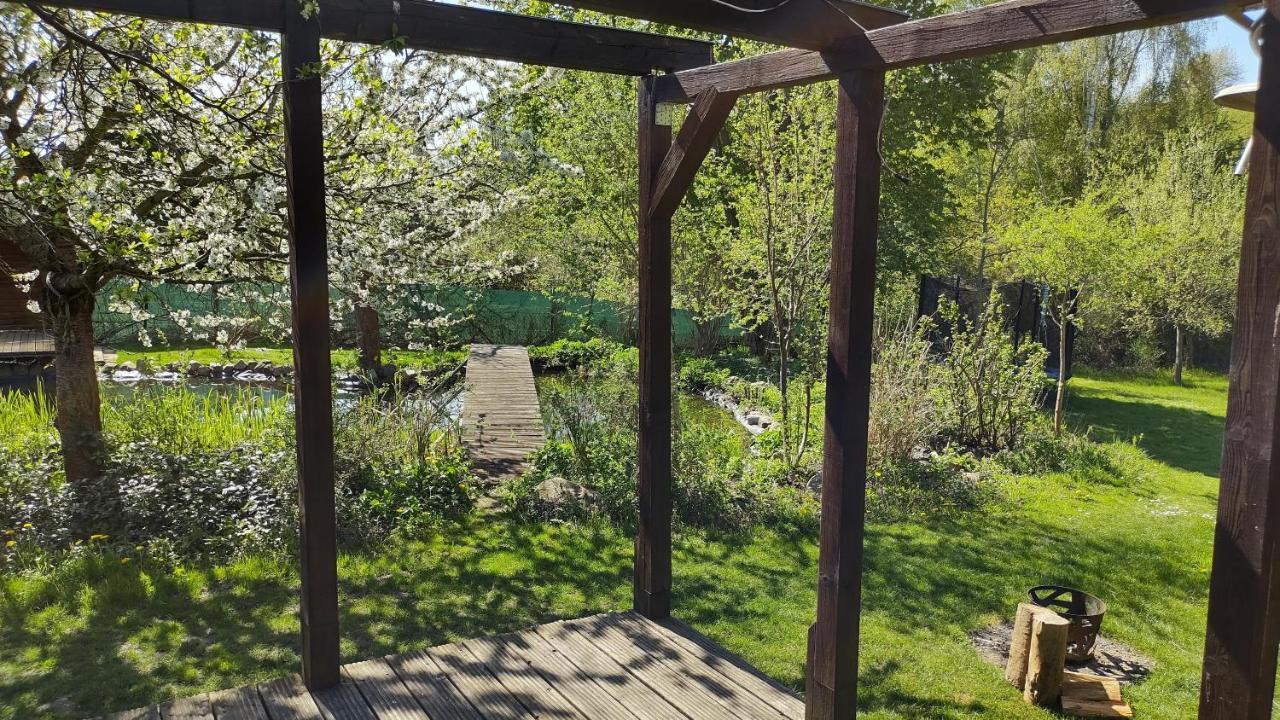 Ferienwohnung In Peetzig Am See アンガーミュンデ エクステリア 写真